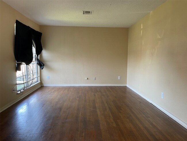 5842 Flamingo Dr in Houston, TX - Building Photo - Building Photo