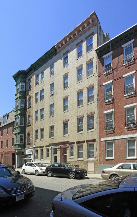 164 Endicott St in Boston, MA - Building Photo