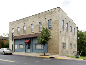 110 Elm St W in Norwood Young America, MN - Building Photo - Building Photo