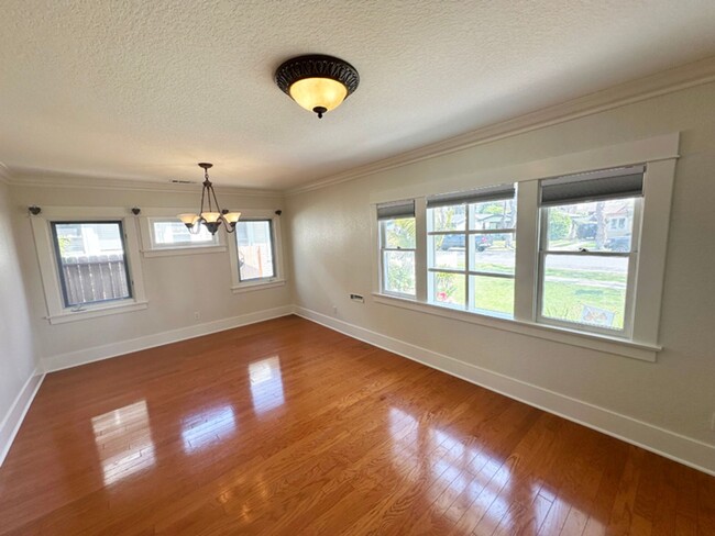 415 Jacaranda Pl in Fullerton, CA - Building Photo - Building Photo