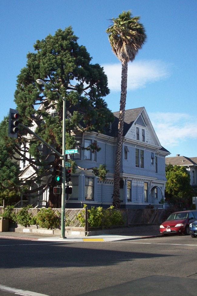 448 Foothill Blvd