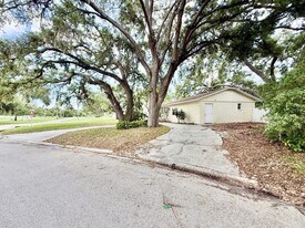 4912 23rd Ave N in St. Petersburg, FL - Building Photo