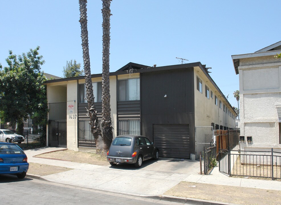 1637 Pine Ave in Long Beach, CA - Building Photo