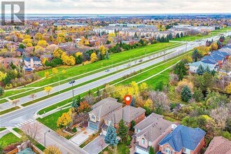 2018 Deer Park Rd in Oakville, ON - Building Photo - Building Photo