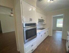 970 Norwood Dr in Beaumont, TX - Building Photo - Building Photo