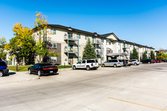 Campus Place 2 Apartments in Grand Forks, ND - Building Photo - Building Photo