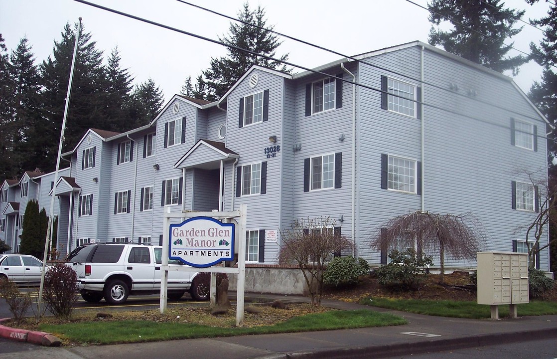 Garden Glen Manor in Portland, OR - Foto de edificio