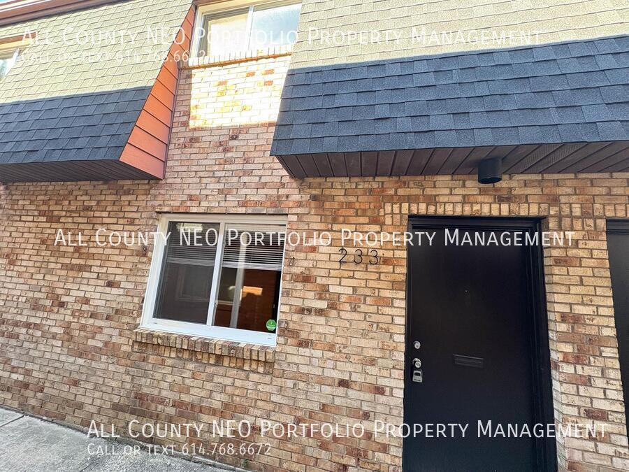 233 Hamilton Ave in Columbus, OH - Building Photo
