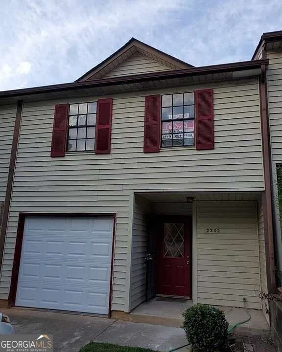 2303 Pine Tree Trail in College Park, GA - Building Photo