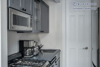 118 Christopher St, Unit SI FL5-ID1167 in New York, NY - Building Photo - Building Photo