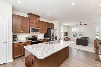 14 Wentworth Ln in Deer Park, OH - Building Photo - Building Photo