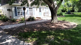 1025 Riverside Dr, Unit C in Waupaca, WI - Building Photo