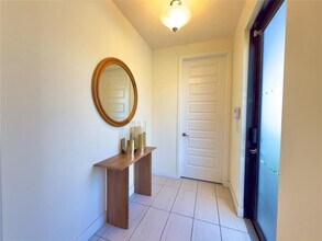 7911 NW 105th Ave in Doral, FL - Building Photo - Building Photo
