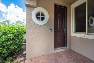 9745 Roundstone Cir in Ft. Myers, FL - Building Photo - Building Photo