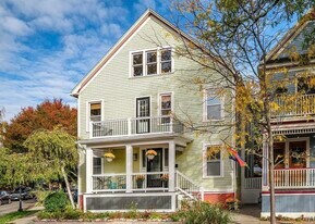 383 Summer St, Unit Summer Street Apartment in Buffalo, NY - Building Photo