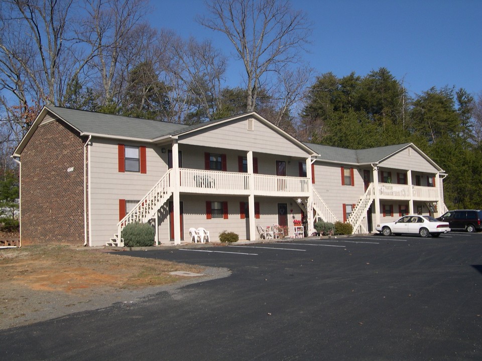 Oak Hill Apartments in Winston-Salem, NC - Building Photo