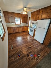 301 Commercial St in Reinbeck, IA - Foto de edificio - Building Photo