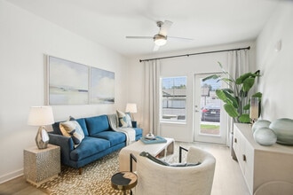 Avion Apartments in Jacksonville, FL - Foto de edificio - Building Photo