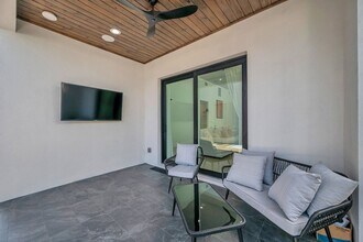 2220 2nd Ave N in St. Petersburg, FL - Building Photo - Building Photo