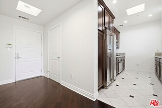 4424 Whitsett Ave in Los Angeles, CA - Building Photo - Building Photo