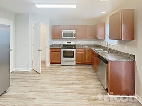 1925 Buffalo Way in Durham, NC - Foto de edificio - Building Photo