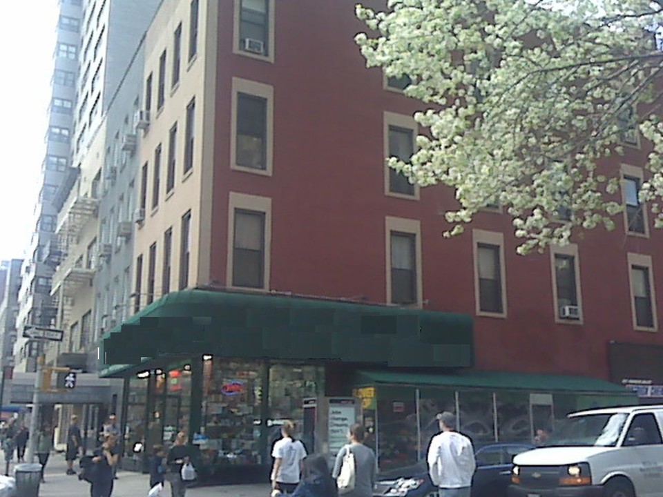 340 E 70th St in New York, NY - Building Photo