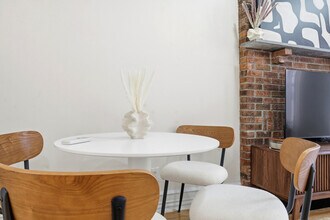 1569 Lexington Ave in New York, NY - Building Photo - Building Photo