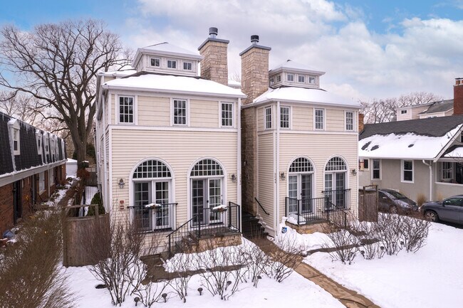 2642-2644 Prairie Ave in Evanston, IL - Building Photo - Building Photo