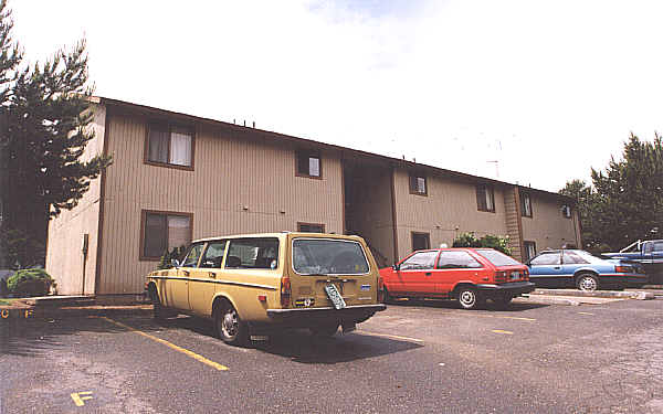 12100 SW Gingham Ln in Beaverton, OR - Building Photo