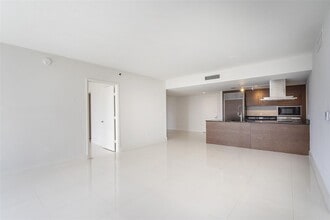 495 Brickell Ave, Unit BAY407 in Miami, FL - Building Photo - Building Photo