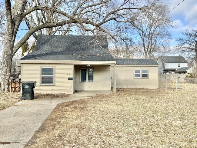 1801 Arlington Ave in Beloit, WI - Building Photo - Building Photo