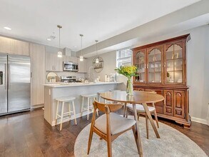 1346 Nicholson St NW, Unit #102 in Washington, DC - Foto de edificio - Building Photo