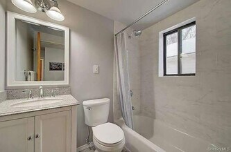61-41 168th St, Unit 3F in Queens, NY - Building Photo - Building Photo