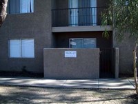 2801 E Paradise Ln in Phoenix, AZ - Foto de edificio - Building Photo