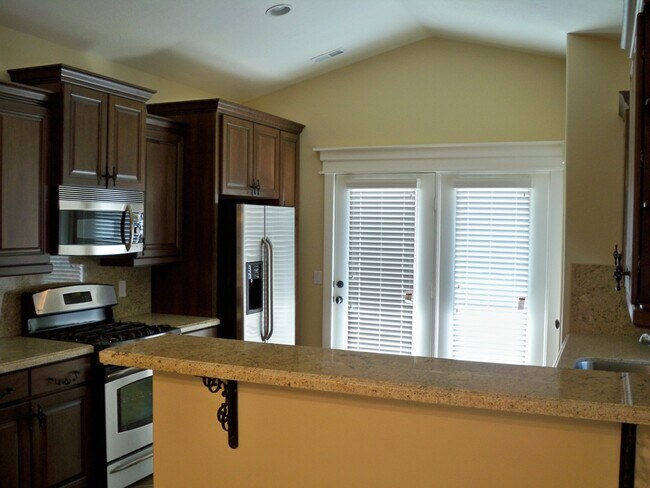 1015 Quarry Park Dr in Sandy, UT - Building Photo - Building Photo