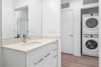 2121 Broward Ave in West Palm Beach, FL - Building Photo - Building Photo