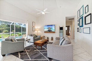 8036 Belmont Ct in Naples, FL - Building Photo