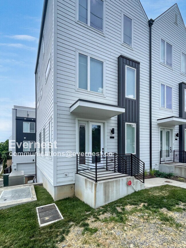 property at 2206 Buena Vista Pike