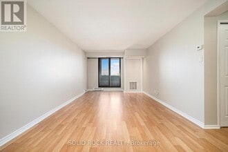200-1200 Bay St in Ottawa, ON - Building Photo - Building Photo