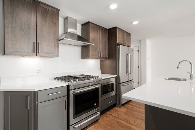60 Hichborn St in Boston, MA - Building Photo - Building Photo