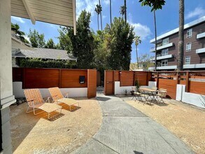 6000 Carlton Way in Los Angeles, CA - Building Photo - Building Photo