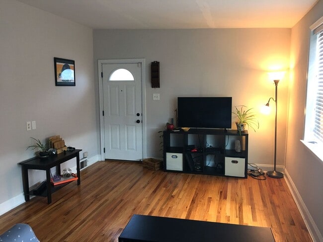 7021 Crease Ln in Philadelphia, PA - Building Photo - Building Photo