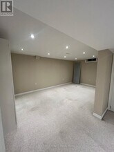 3415 Forrestdale Cir in Mississauga, ON - Building Photo - Building Photo