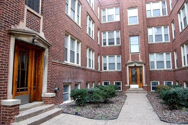 property at 4844 W Wrightwood Ave