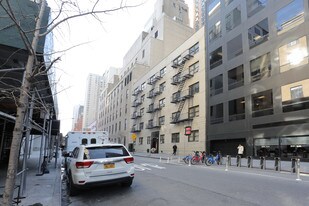 222 E 56th St in New York, NY - Building Photo
