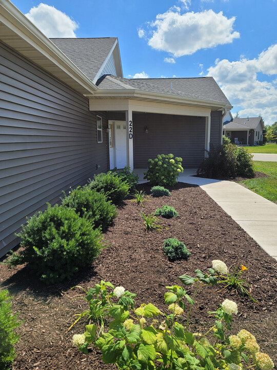 Meadowview Condominiums in Elkhorn, WI - Building Photo