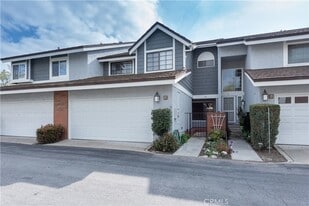 49 Summerstone in Irvine, CA - Building Photo