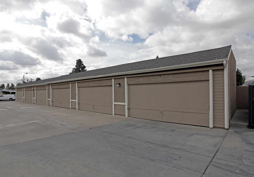 2940 E Frontera St in Anaheim, CA - Building Photo