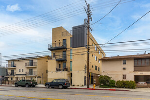 5233 Cahuenga Blvd Apartments