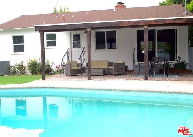 15732 Covello St in Los Angeles, CA - Building Photo - Building Photo